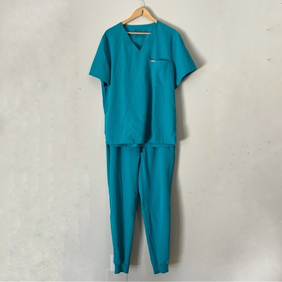 Figs Men’s Scrub Set‎ Chisec Top & Tansen Teal Joggers Scrubs Pants Size L/XL